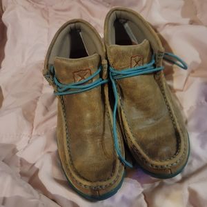 Women size 6M Twisted X